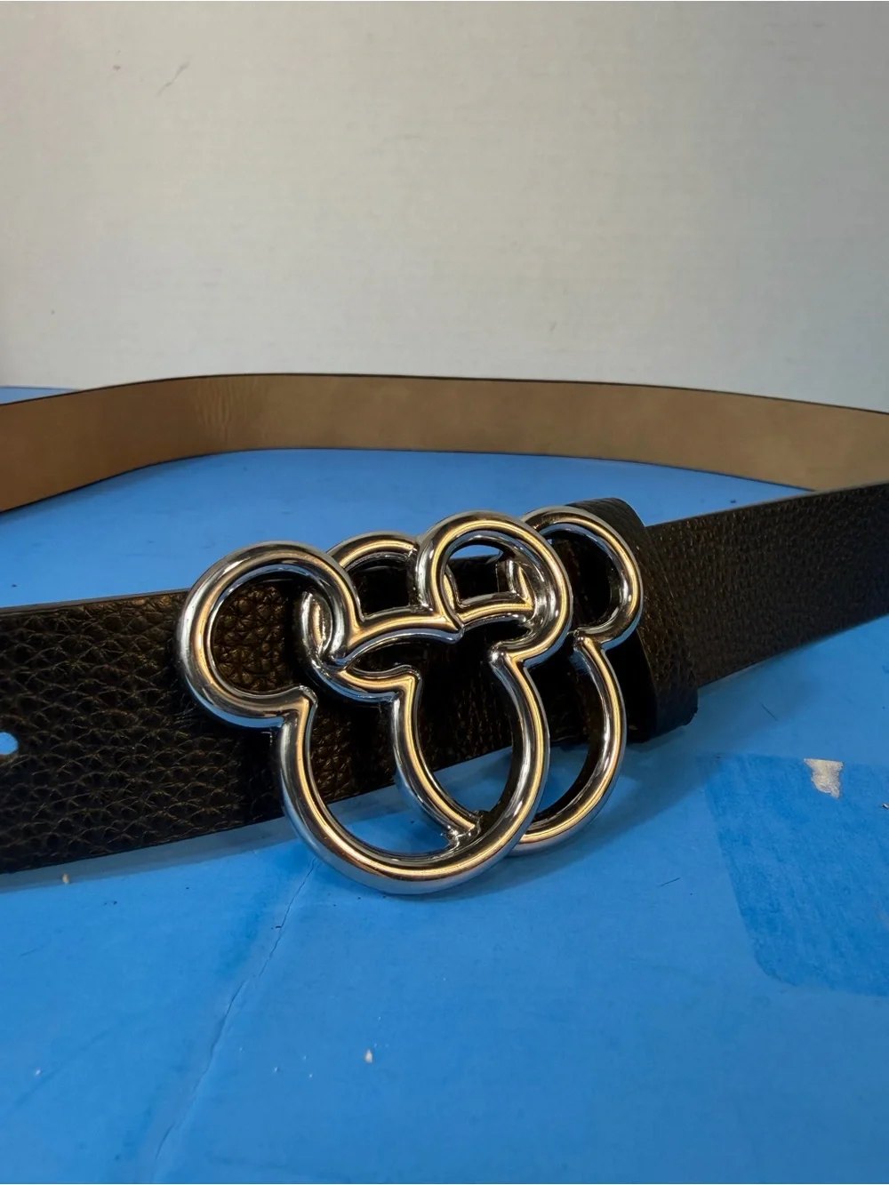 Kohl's Black Leather Belt with Silver Interlocking Ring Buckle